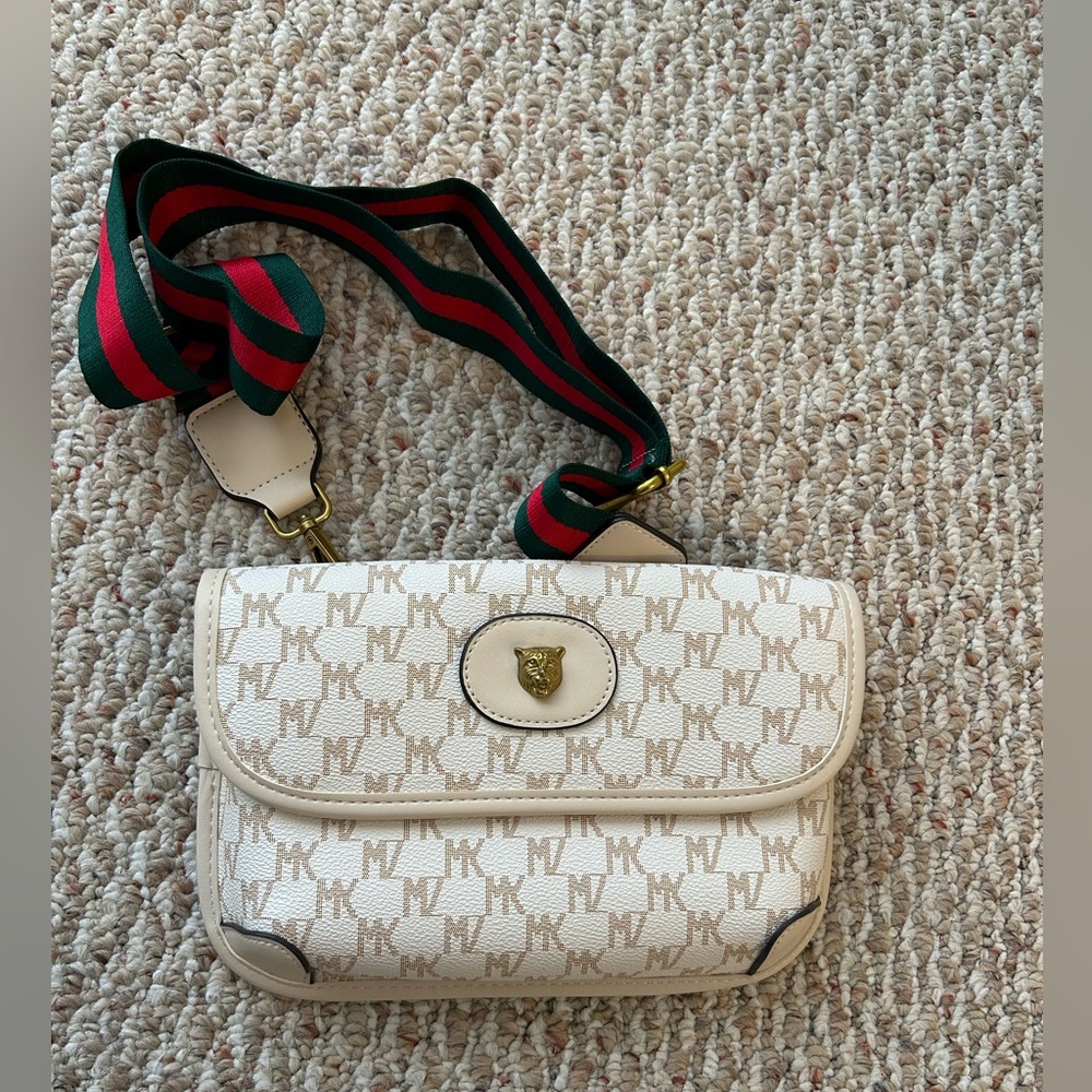 【Free】NWT Small PVC Crossbody bag